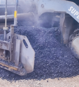 Žitelji sela na Kopaoniku dali pare za asfaltiranje puta, pa negoduju zbog lošeg kvaliteta