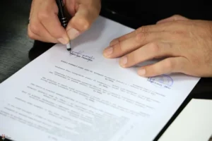 Istraživanje „Razglasa“: Opština Raška zaključila 11 ugovora za asfaltiranje vrednih 32 miliona sa istom firmom, izbegavajući tender