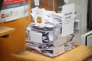 Zaječar pod opsadom aparata moći: Fenomenologija izbornog dana u uslovima deformisane demokratije