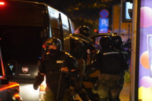 Akademski plenum osudio policijsku akciju, pozvao građane na otpor