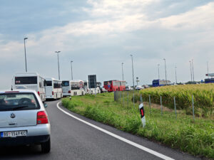 Saobraćaj na Obilaznici oko Beograda kod tunela Lipak usporen zbog sudara