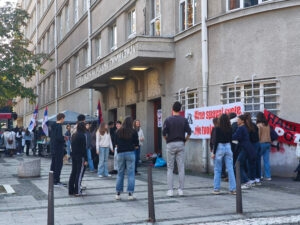 „Akademski plenum“ traži hitnu smenu v.d. direktorke Pete beogradske gimnazije zbog nezakonitosti