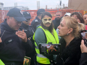 „Tražim pravdu i odgovor ko je ubio mog sina i još 15 ljudi“: Dijana Hrka počela štrajk glađu u 11:52