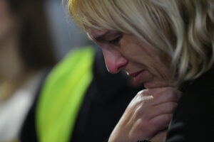 Godinu dana od tragedije u Novom Sadu: Poginulo 16 ljudi, ali pravda kasni – još nije utvrđena krivična odgovornost