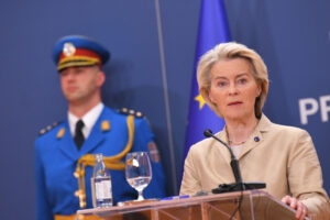 Fon der Lajen: „Pomoć Ukrajini od 90 milijardi evra finansiraće se zajmom iz zamrznute ruske imovine“