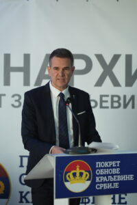 Monarhisti tvrde: Više od 20.000 glasača iz Srbije prebačeno u RS, Vučić uzvratio uslugu Dodiku