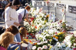 Sky News: „Napeti dani pred Srbijom dok desetine hiljada ljudi obeležavaju godišnjicu tragedije u Novom Sadu“