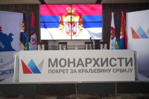 „Poklanjanje Generalštaba zetu predsednika SAD“: MONARHISTI optužuju režim za služenje stranim interesima