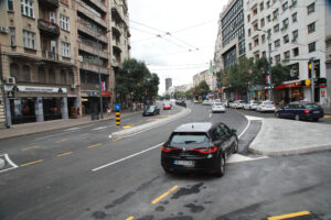 AMSS: Bolja prohodnost puteva, poledica noću i ujutru, višesatna čekanja kamiona na granicama