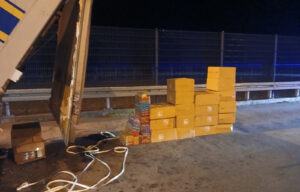 Na graničnom prelazu Sotin zaplenjeno 3.749 bokseva cigareta – uhapšen vozač iz Novog Pazara