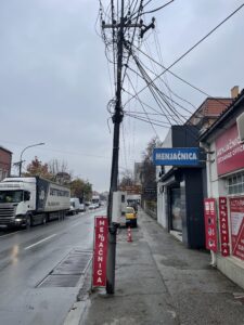 Opozicija u Kragujevcu upozorava na nebezbednost javne rasvete: Nedostaje 120 stubova, Grad poriče odgovornost