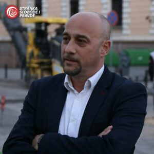 Jekić: Kragujevac se obrušava, ćutanje gradske vlasti traje