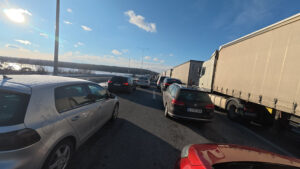 AMSS: Kamioni čekaju od dva do četiri sata na prelazima Horgoš, Batrovci i Preševo