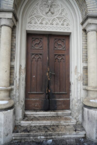 Pokret Bravo poziva vlasti Novog Sada da štetu na Katedrali saniraju iz gradskog budžeta