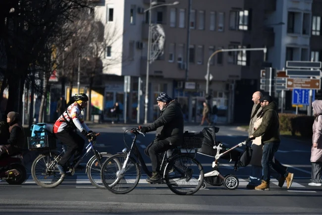 Naslovne strane za nedelju, 1. februar 2026. godine