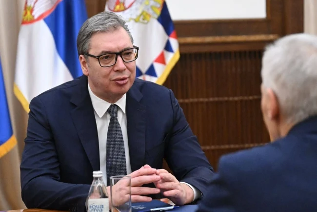 Vučić prisustvovao prezentaciji robota kompanije AGIBOT Inovejšon