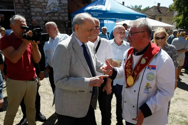 Foto: grafije: Emil Vas