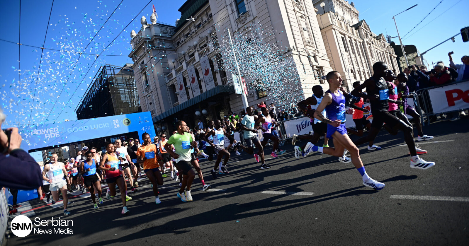 Tim kompanije Roche trčao Beogradski maraton za podršku Belhospisu i besplatnoj palijativnoj nezi